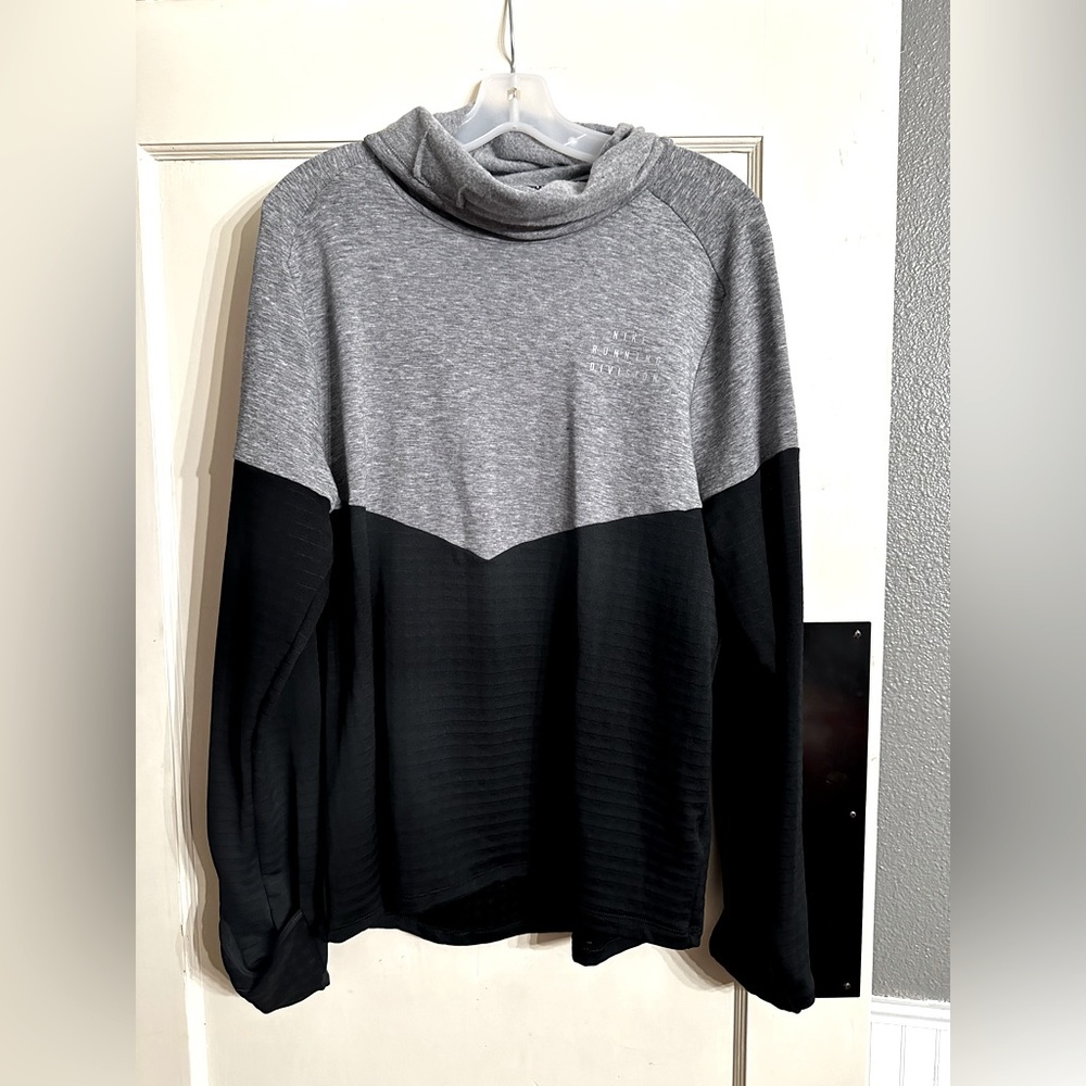 Women’s Nike medium